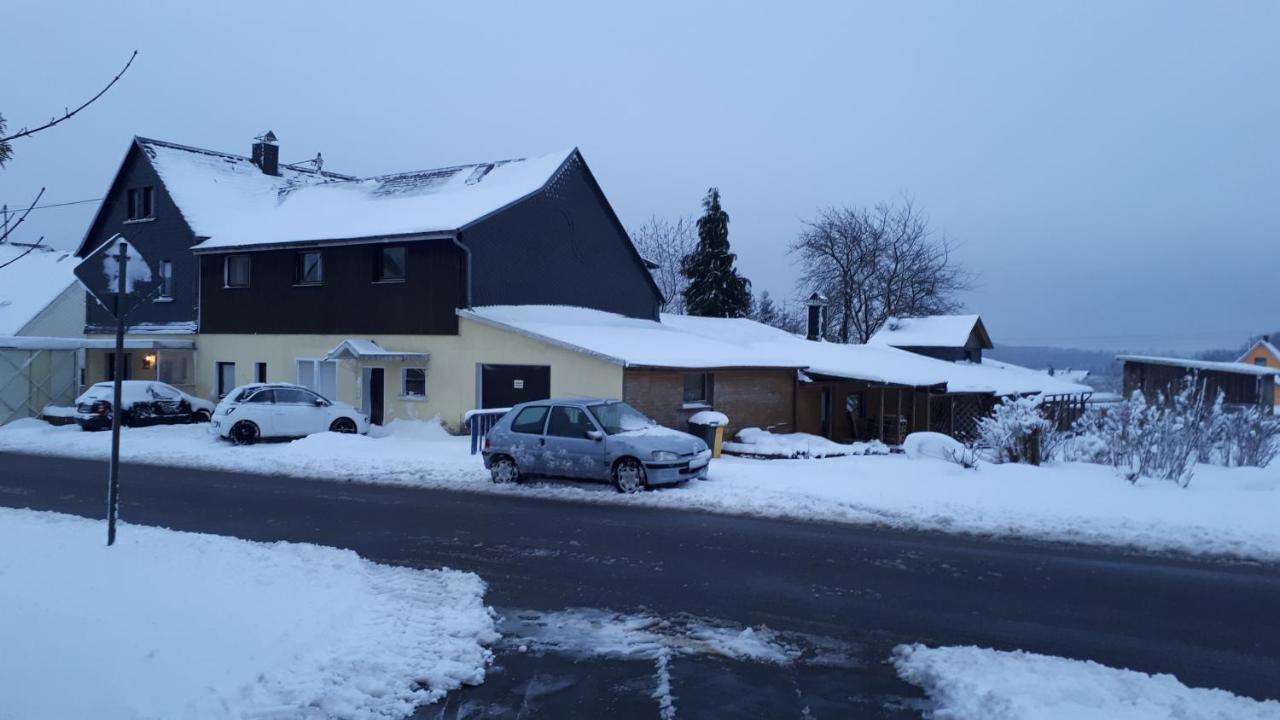 Fewo Be Happy! Kleiner Bungalow mit eigener Terrasse im Grünen! Stockhausen-Illfurth Exterior foto